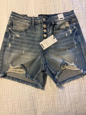 NWT Judy Blue Distressed High-Rise Button-Fly Jean Shorts - Size M